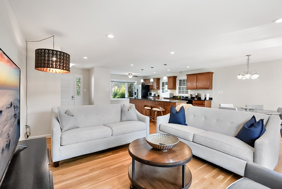1936 Hull Road · Vibrant | 4 bedroom | In heart of Tyson's Corner