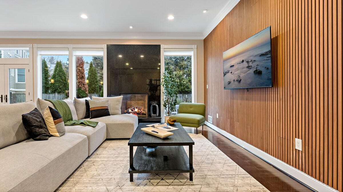 Dillon · Private Theatre | 6 bedrooms | Yoga Room | Luxury