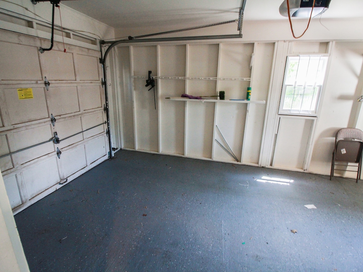 One car garage 