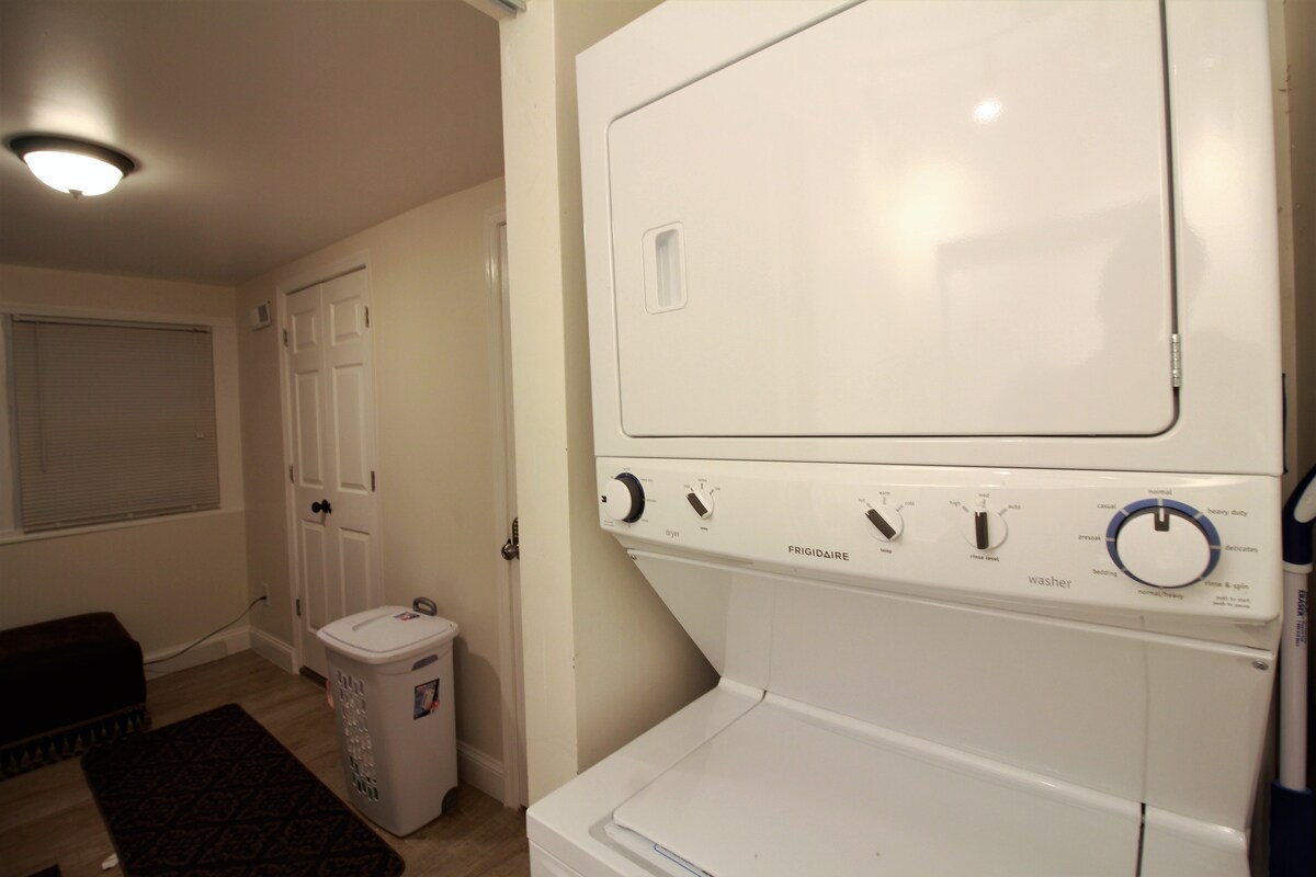 laundry room:  large washer and dryer