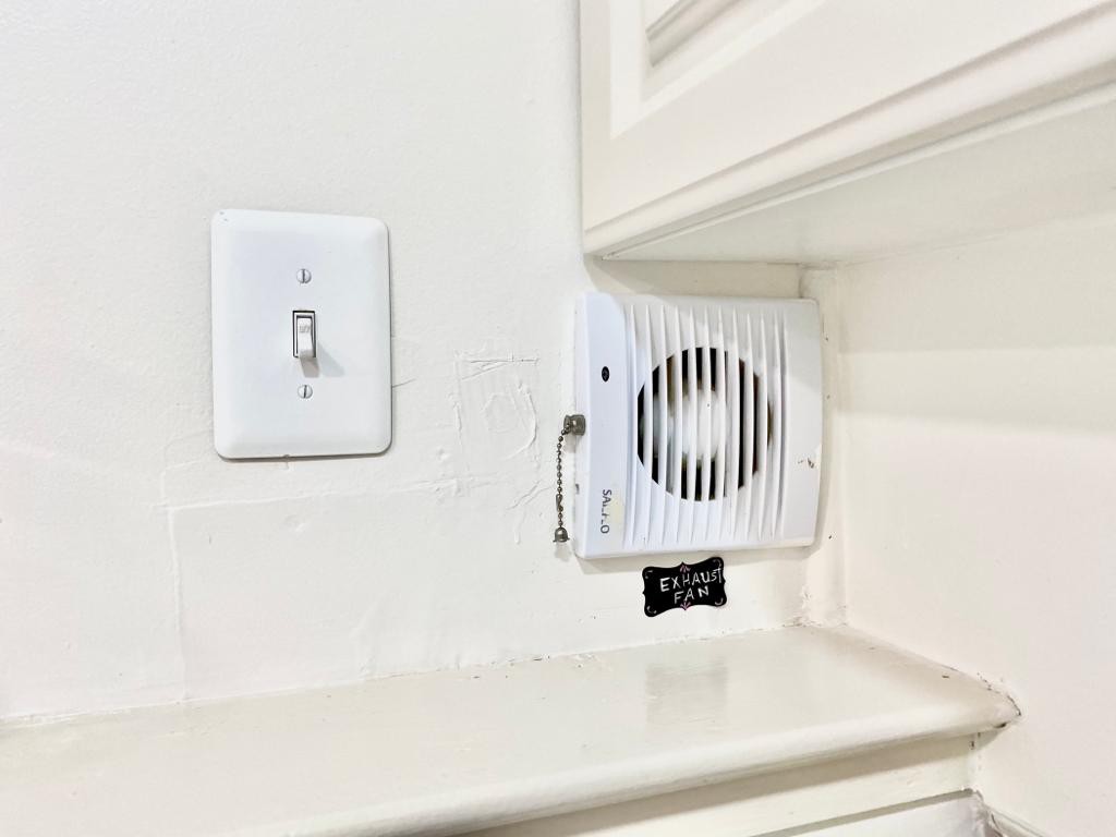 Kitchen exhaust fan 