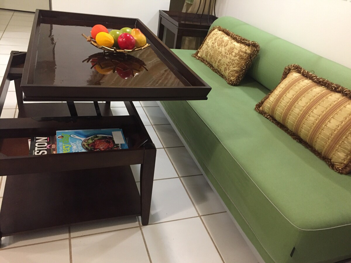 Coffee  table convert to  dining table