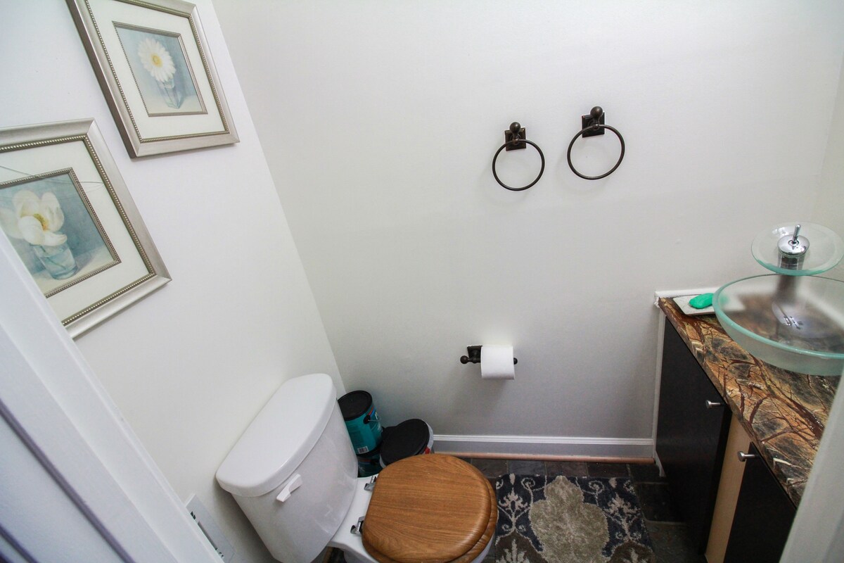 Foyer half bath  