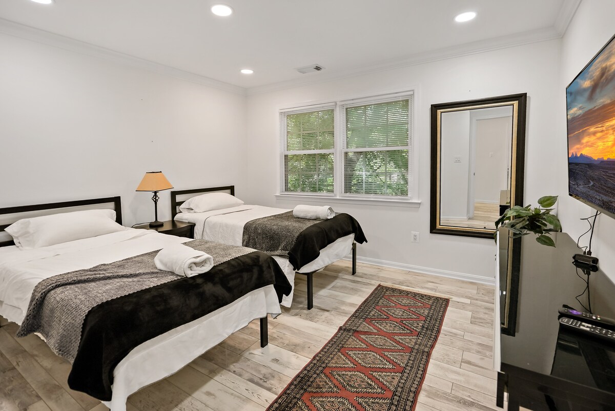 Second bedroom