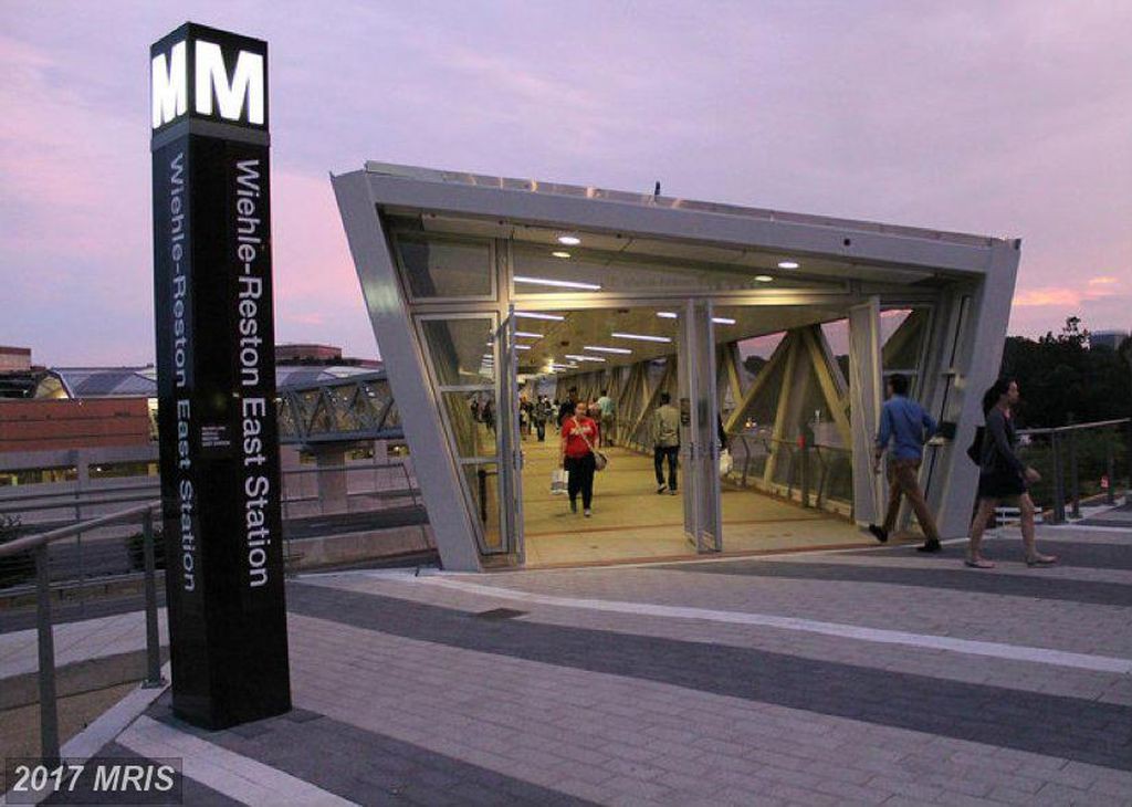 2.5 MILES TO WIEHLE SLIVER LINE RESTON METRO STATION 