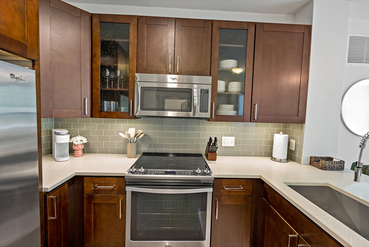 Wake up and indulge in a soothing hot coffee, Keurig pods provided with every stay. 